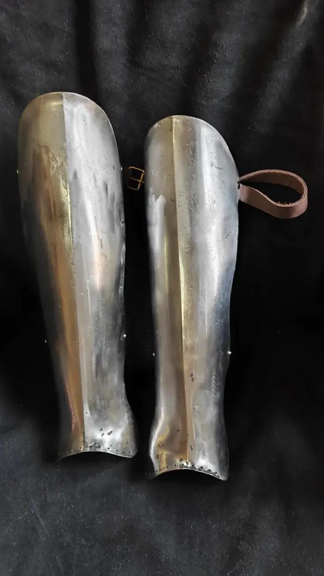 Поножи